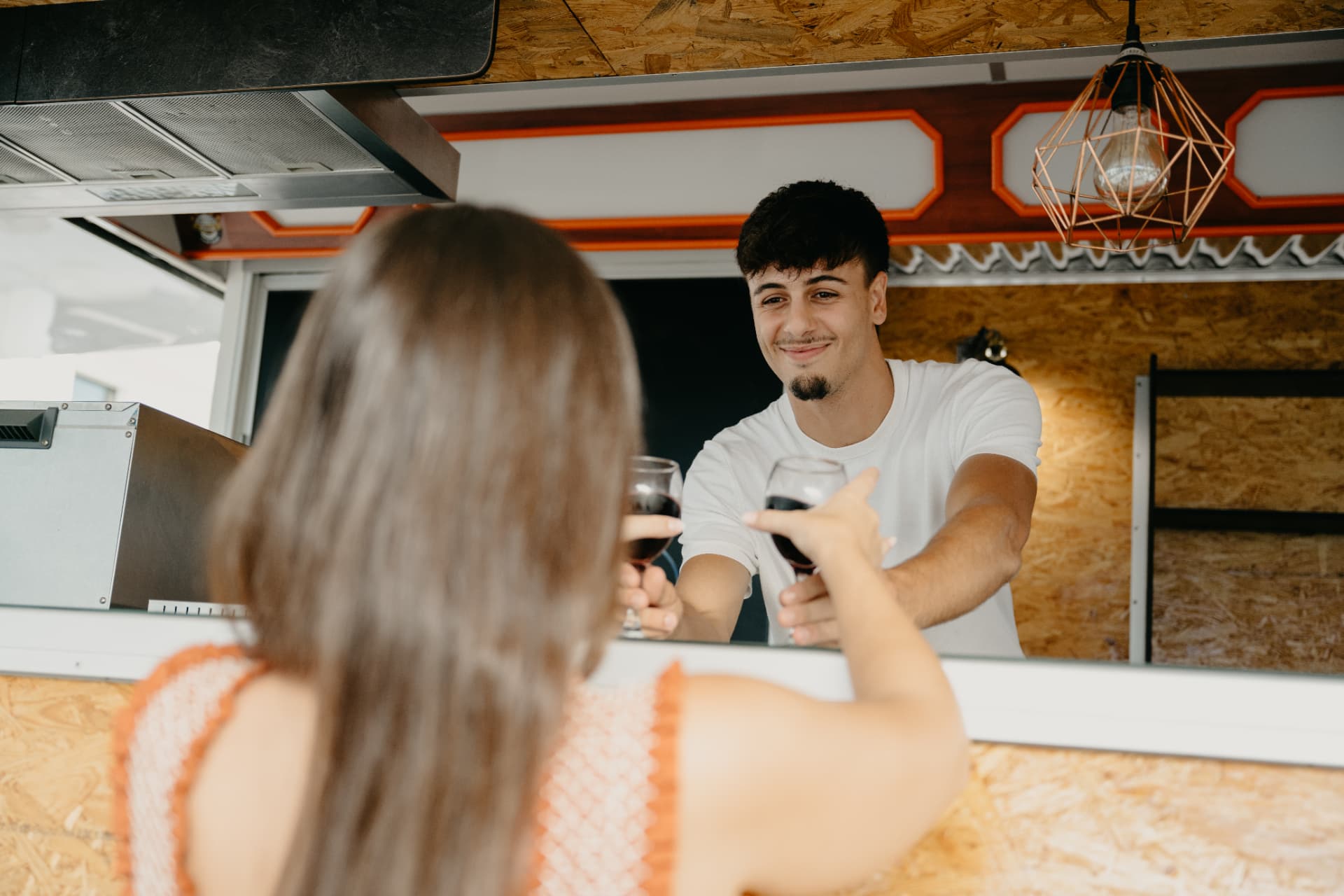 Servicio de food truck en el complejo